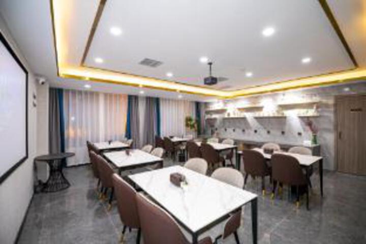 Cape No. 7 Hotel (Baxian Street Branch)