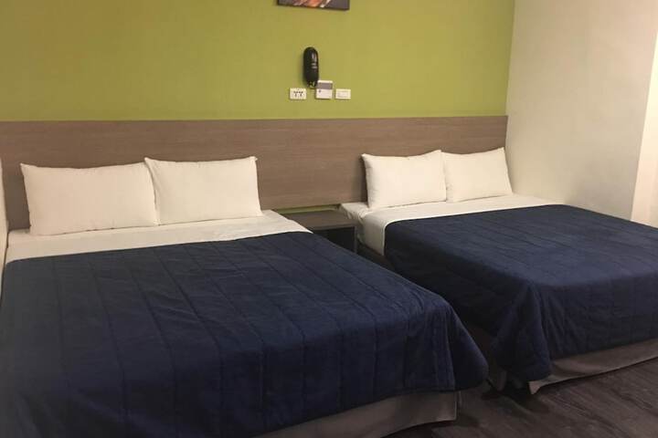 Room 26 of 40