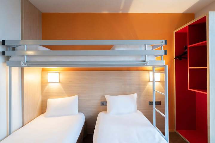 Room 19 of 84
