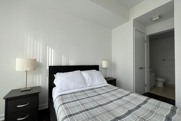 Room 41 of 192
