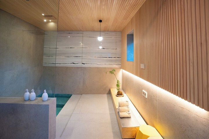 Room 50 of 85