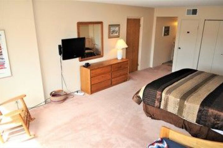 Room 65 of 138