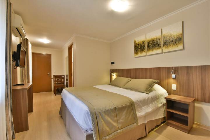 Room 6 of 93