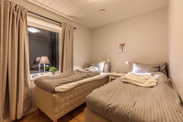 Room 2 of 36