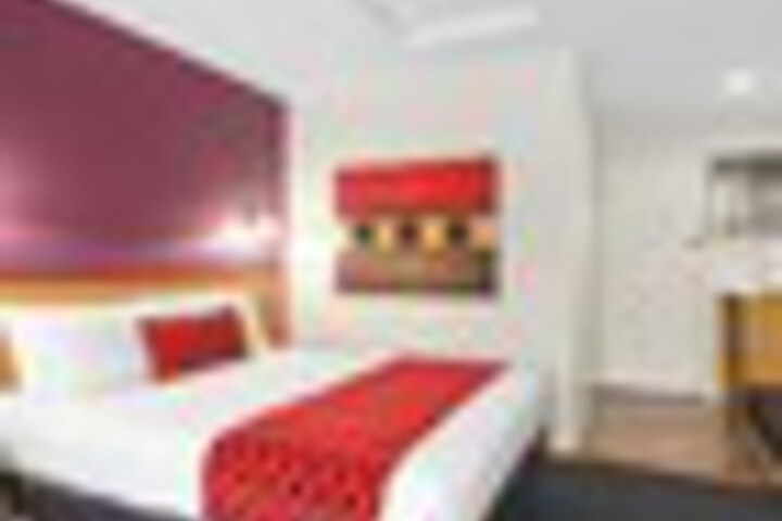 Room 8 of 120