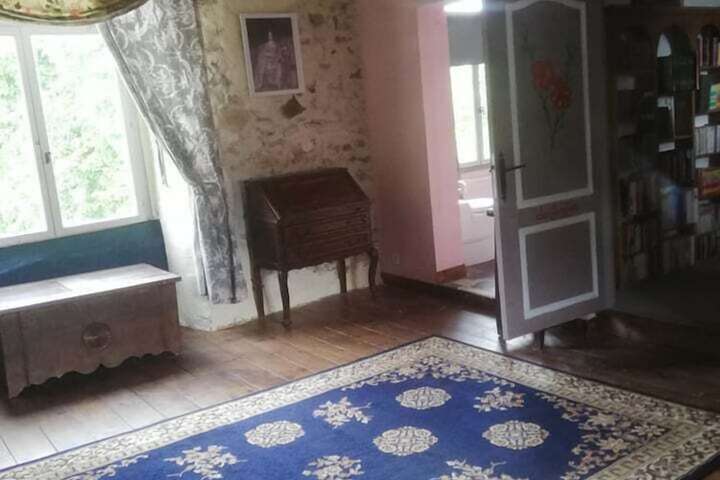Room 18 of 76