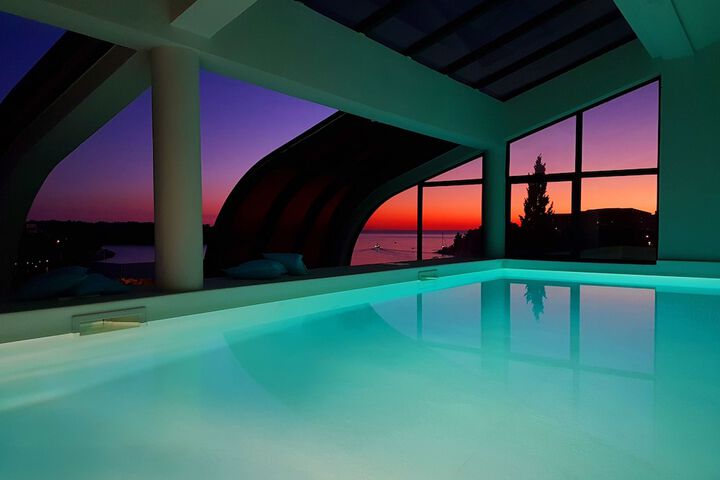 Pool 34 of 95