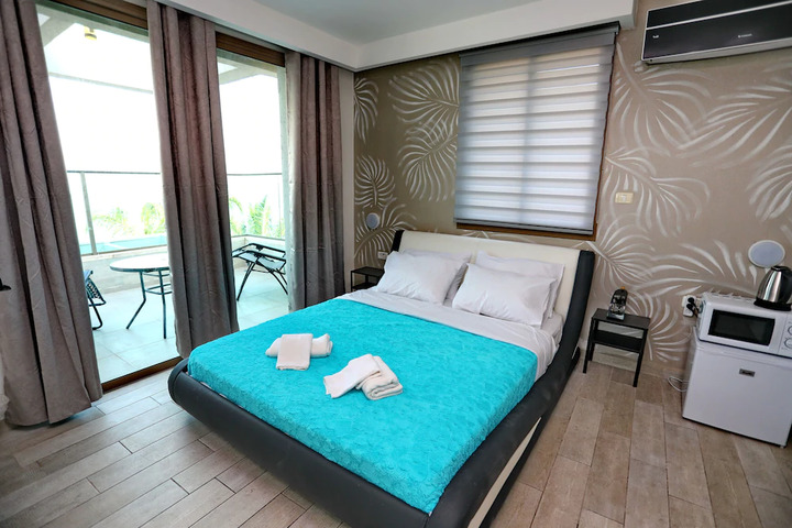 Room 3 of 8