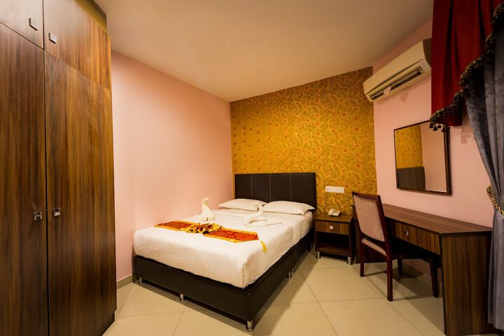 Room 17 of 37