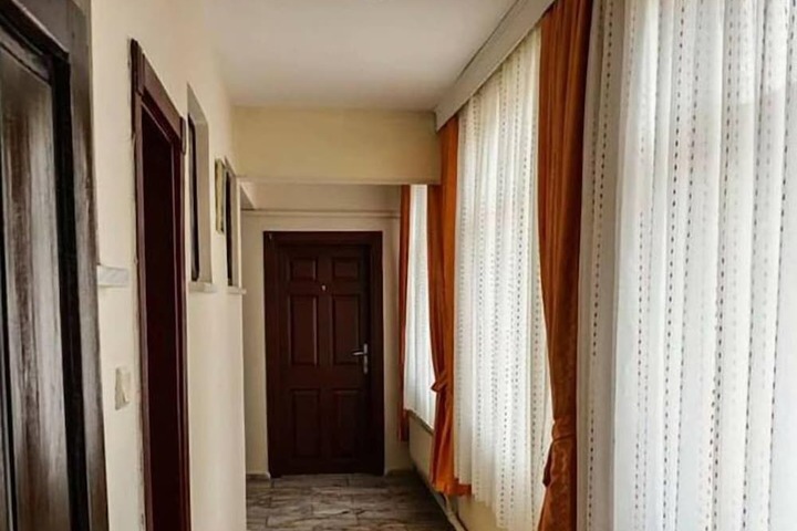 Ballroom/Hall 10 of 11