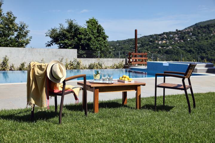 Hotel with Pool