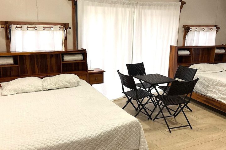 Room 8 of 82