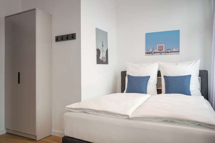 Room 16 of 60