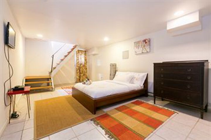 Room 9 of 23