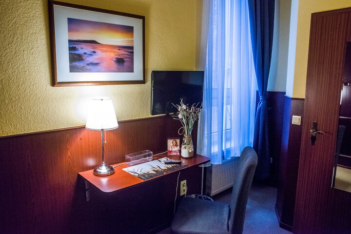 Room 5 of 41