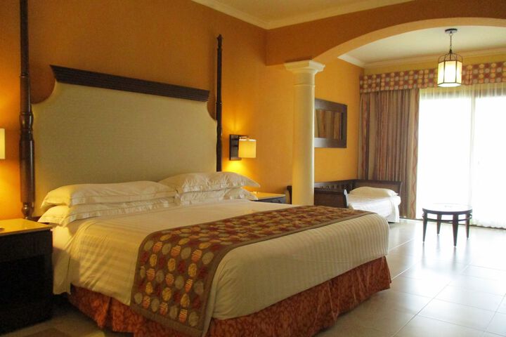 Room 4 of 96