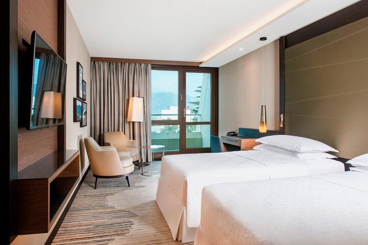 Room 40 of 256