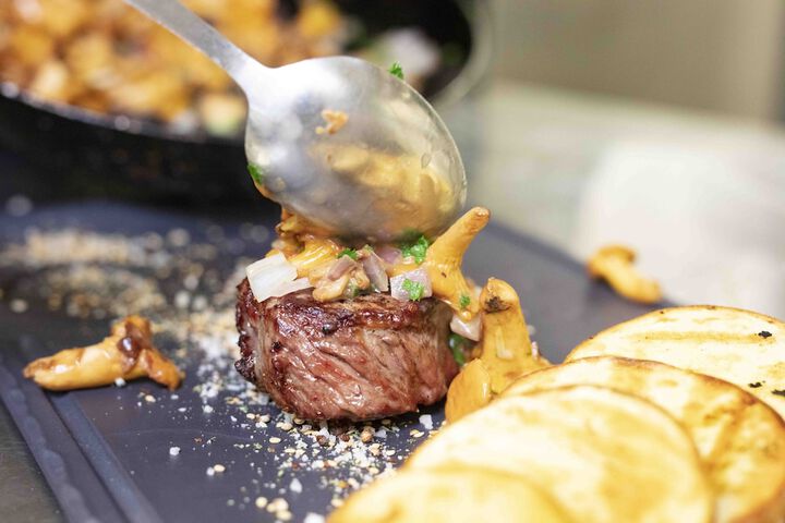 Dining 98 of 138