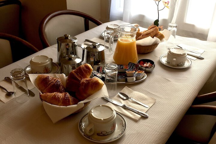 Breakfast/Coffee Service 29 of 48