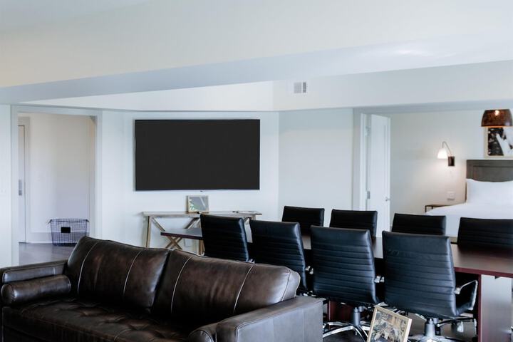 Room 48 of 220