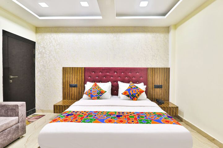 Room 14 of 26