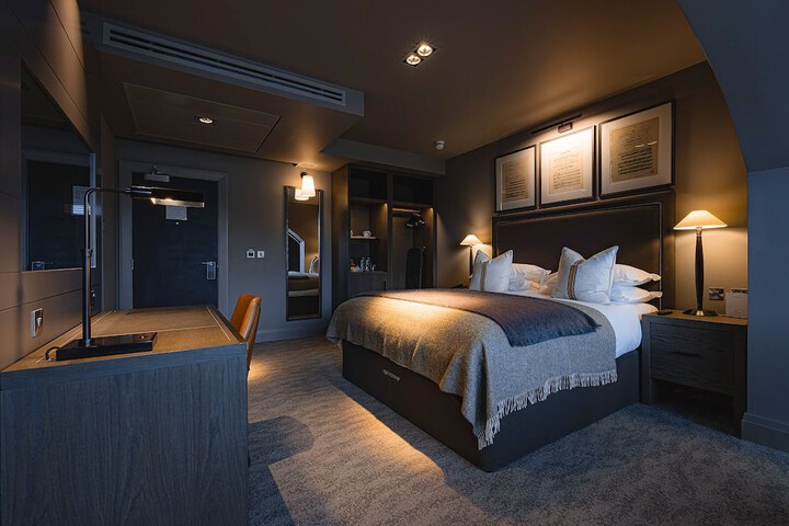 Room 58 of 132