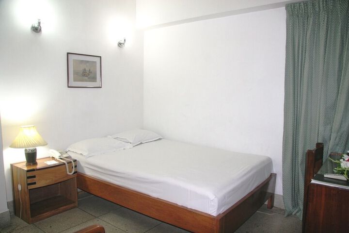 Room 8 of 29