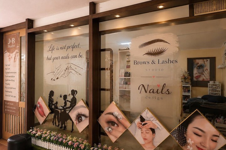 Nail salon