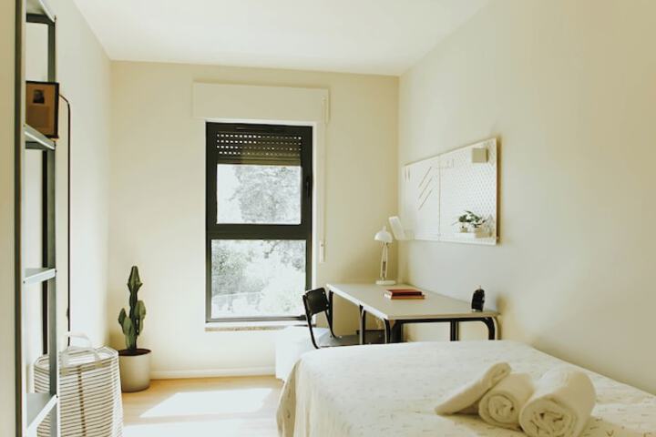 Room 5 of 13