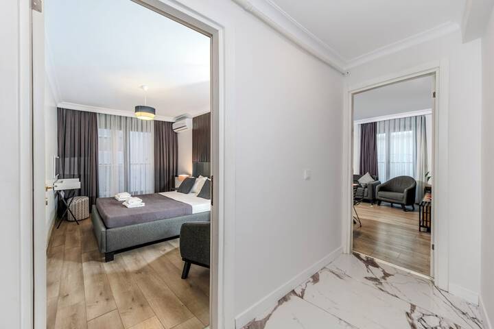 Room 44 of 125