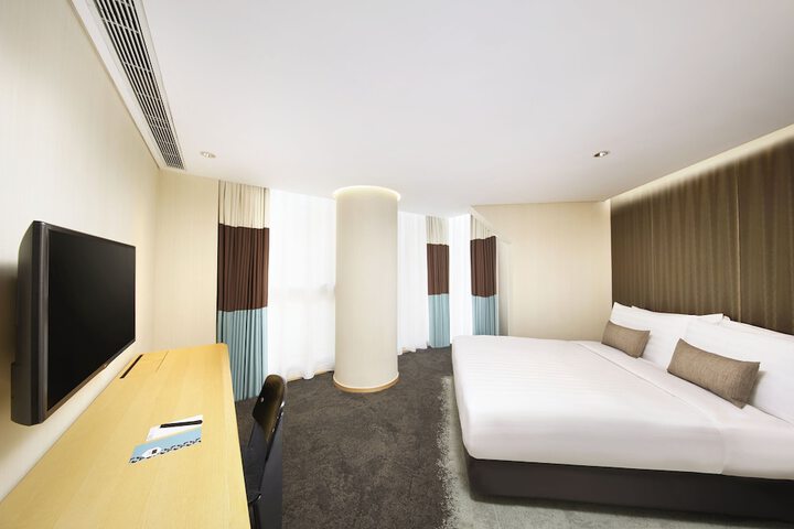 Room 11 of 21