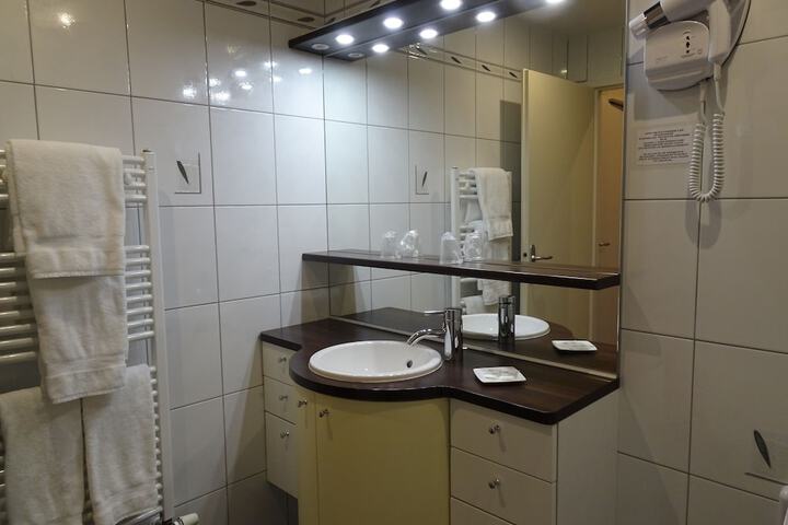 Room 20 of 26