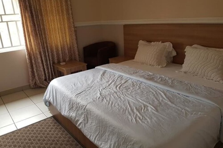 Room 7 of 19