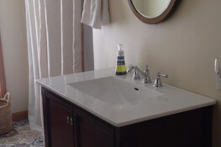 Room 4 of 18