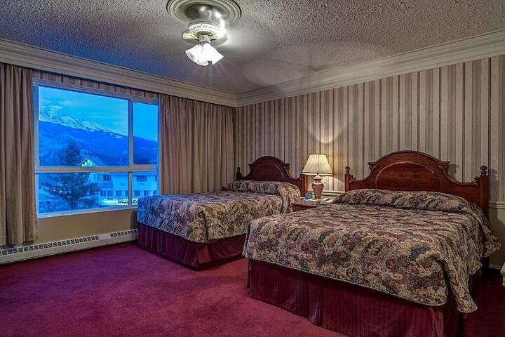 Room 10 of 47
