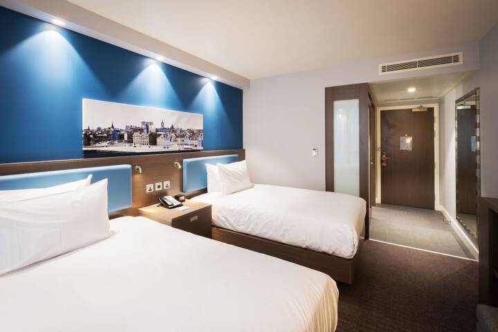 Room 2 of 42