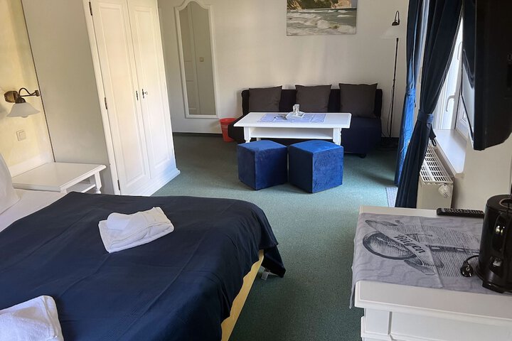 Room 5 of 84