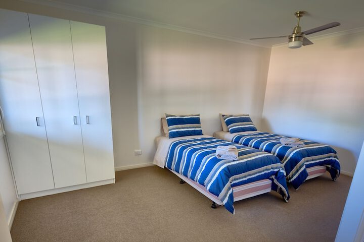 Room 277 of 372