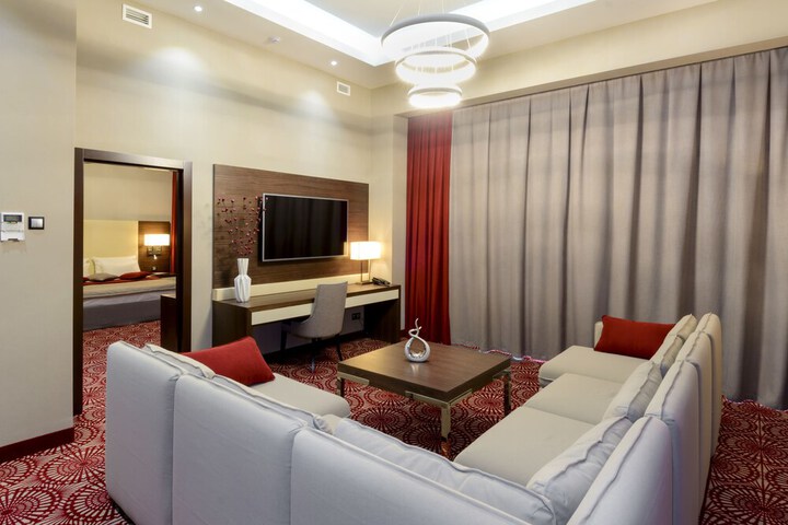 Room 33 of 61