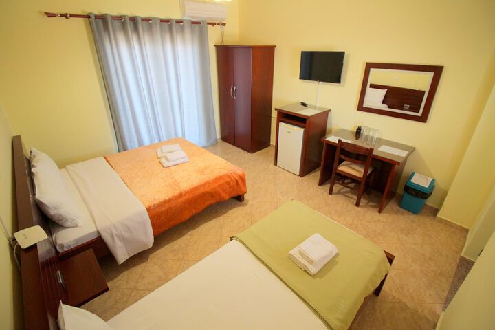 Room 18 of 245