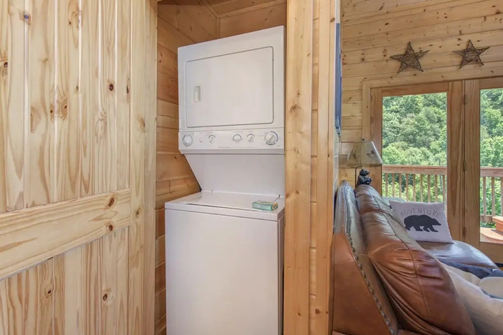 Exterior of Alexas Hideaway by Jackson Mountain Rentals