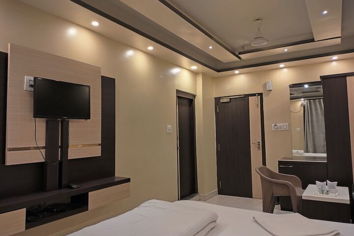 Room 35 of 150