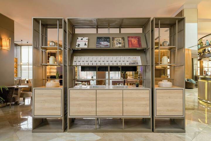 Entrance & Lobby