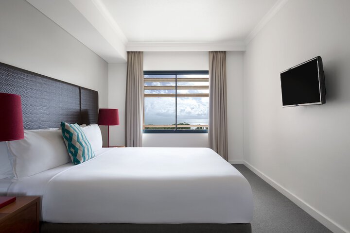 Room 13 of 73