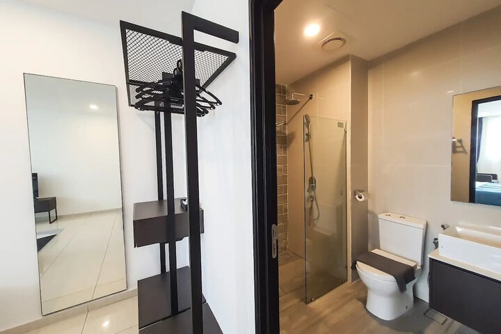 Room 14 of 27