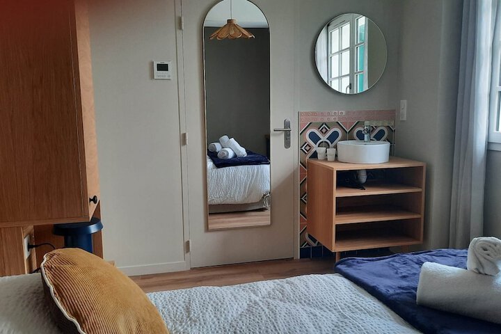 Room 8 of 73