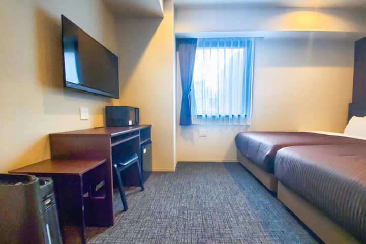 Room 9 of 19