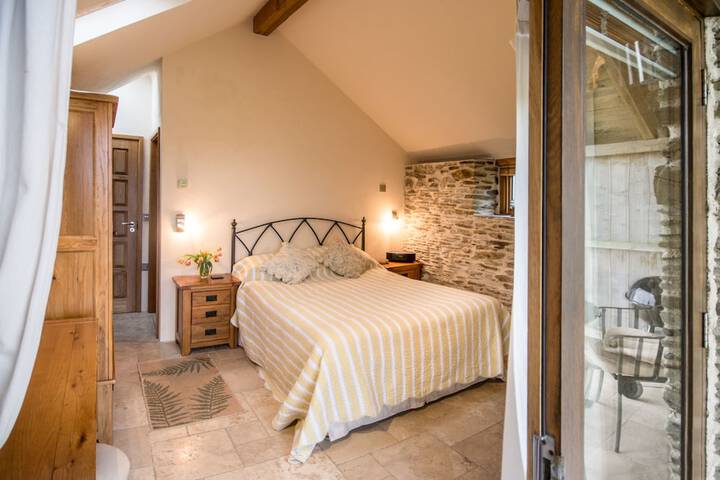 Room 3 of 17
