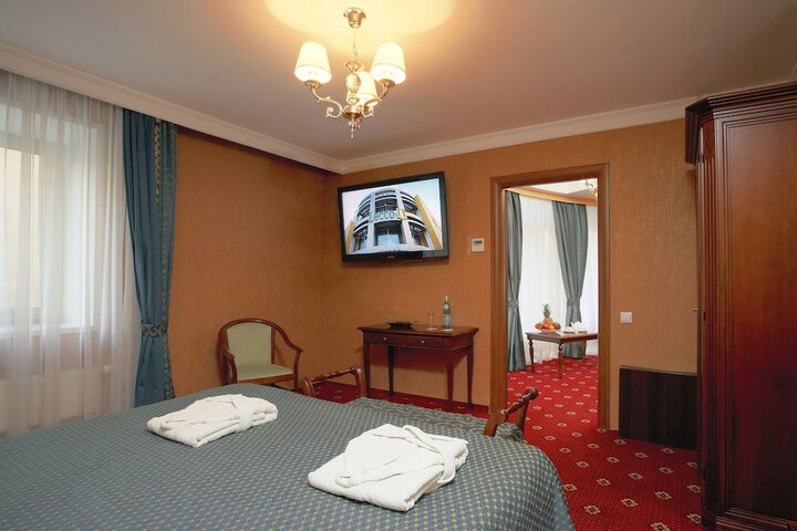 Room 13 of 70