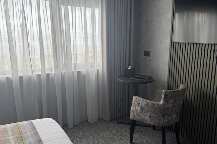 Room 12 of 32